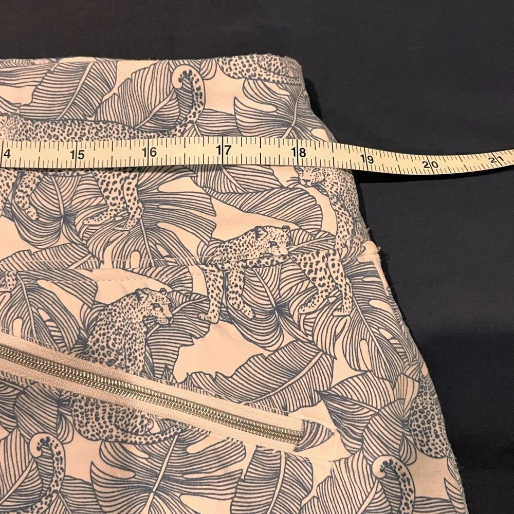 GGblue Athletic Skort Size XL Floral Animal Print Zip Pocket Pickleball Golf EUC
